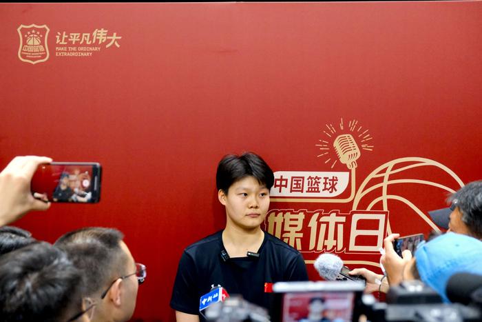 控卫如何通过视频学习提高技术水平_1